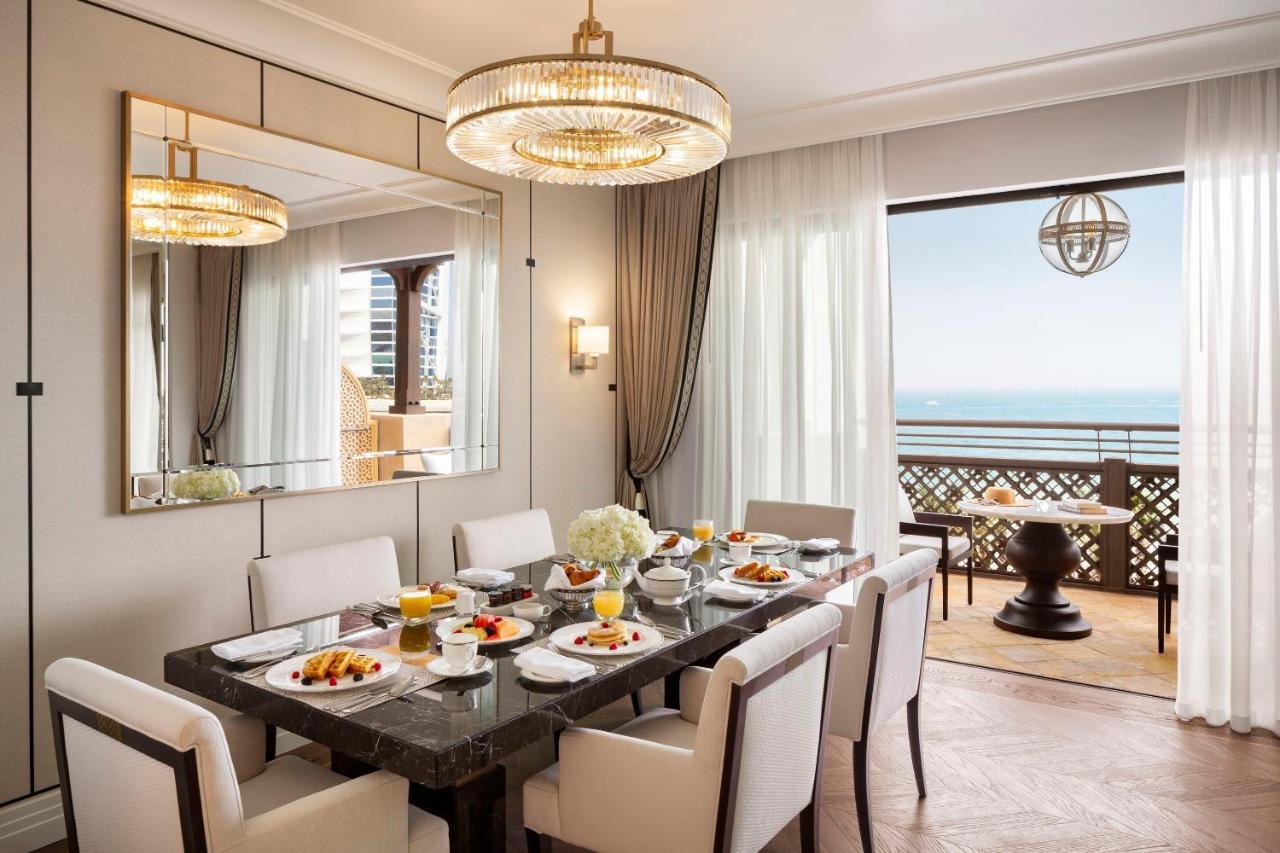 Jumeirah Mina Al Salam Dubaj Zewnętrze zdjęcie A dining room at the Four Seasons Hotel